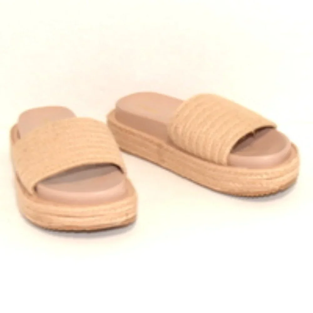 PrettyLittleThing Women’s Strap Platform Slider Sandals - Size 8 - Cream - Picture 2 of 6